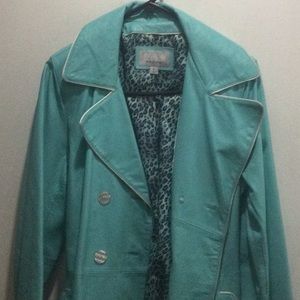 WILSONS(SLIGHTLY VINTAGE)BEAUTIFUL COLOR LEATHER COAT